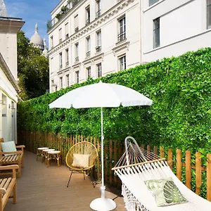  Vandrarhem Le Village Montmartre By Hiphophostels Frankrike