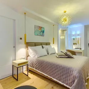 Irini Luxury Bed & Breakfast