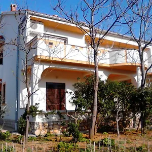Appartamento Kresimir Beauty With Shadow Trees And Parking Place Pag Town